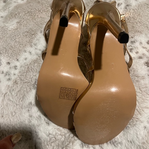 NWOT Rose gold high heels - Picture 7 of 8